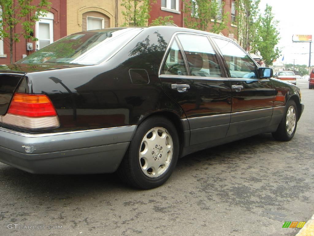 1995 S 320 Sedan - Black / Grey photo #3