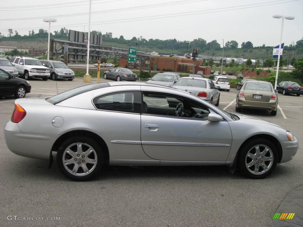 2002 Sebring LXi Coupe - Ice Silver Pearl / Black/Light Gray photo #8