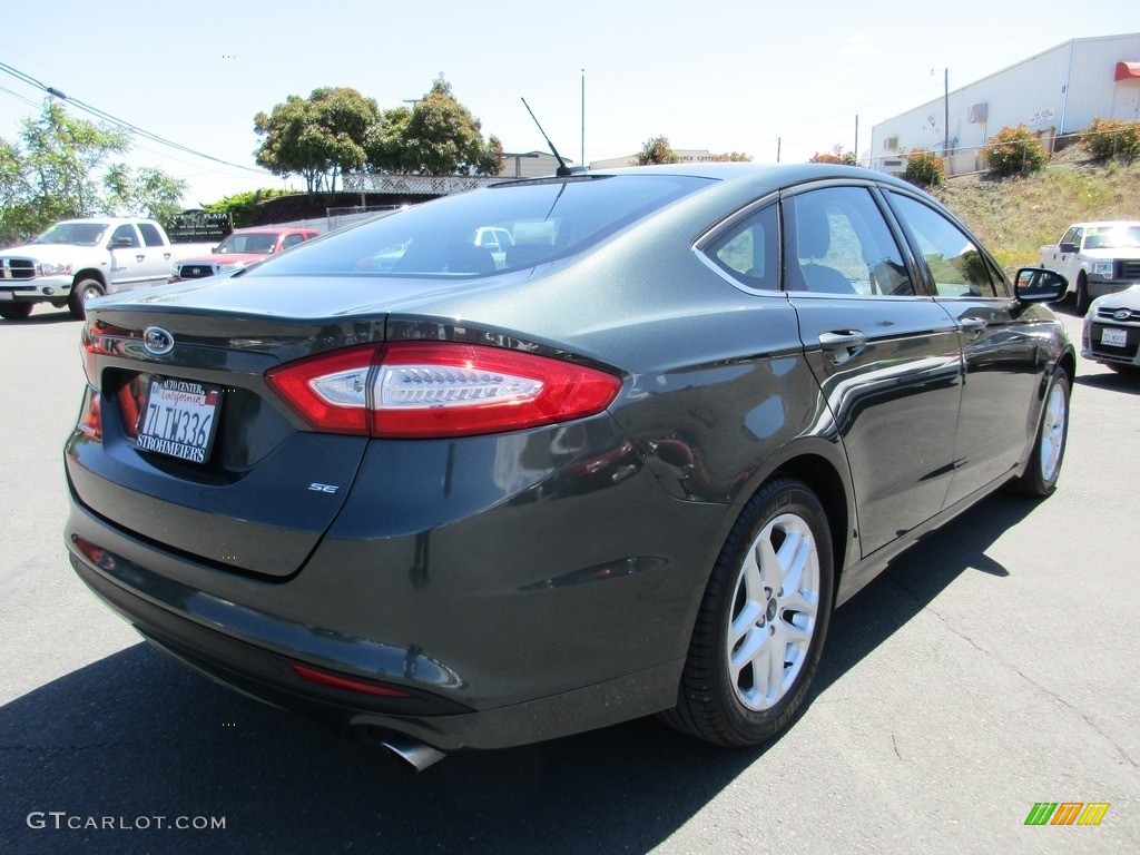 2016 Fusion SE - Guard Metallic / Charcoal Black photo #7