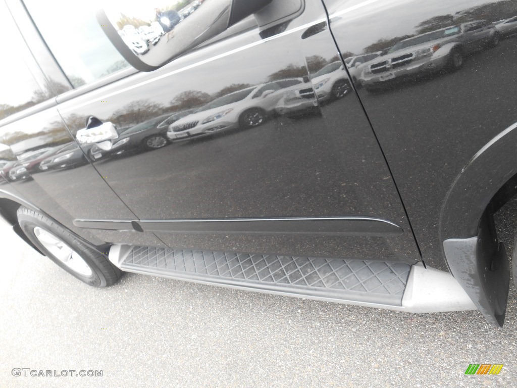 2012 Armada SV 4WD - Galaxy Black / Charcoal photo #13