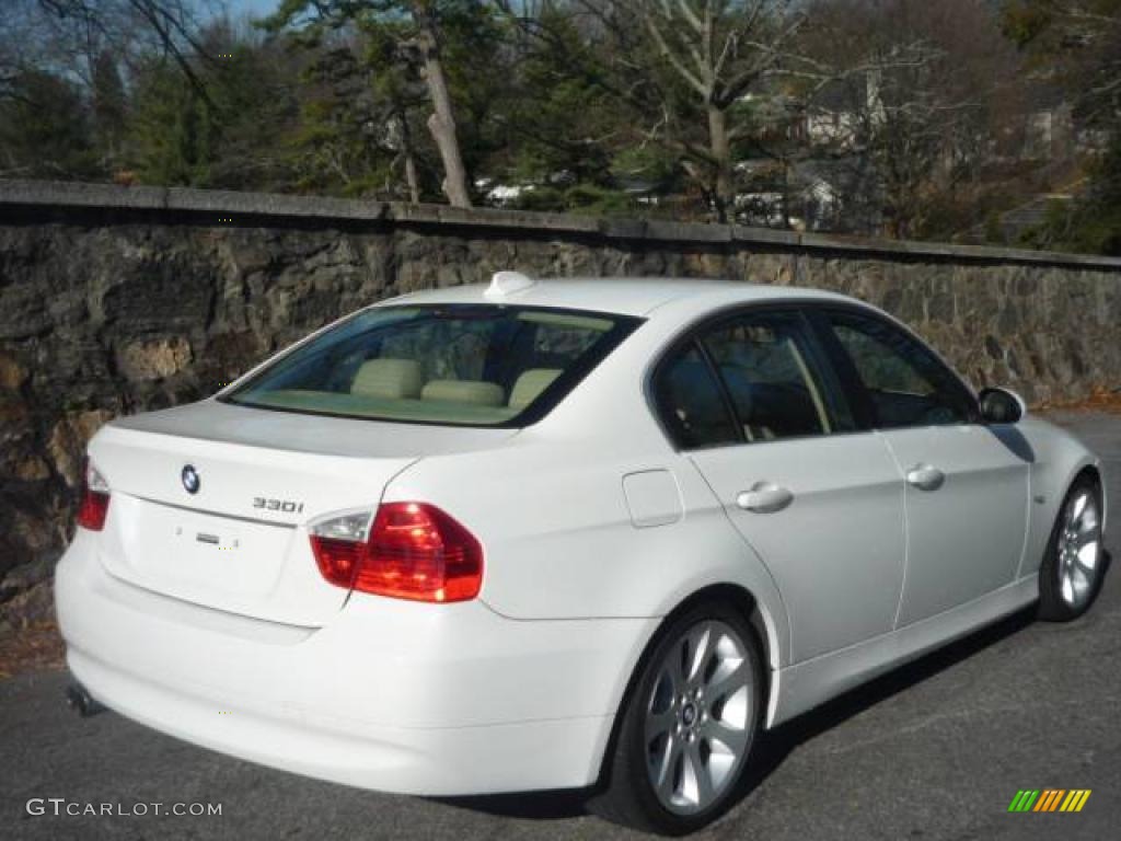2006 3 Series 330i Sedan - Alpine White / Beige photo #2