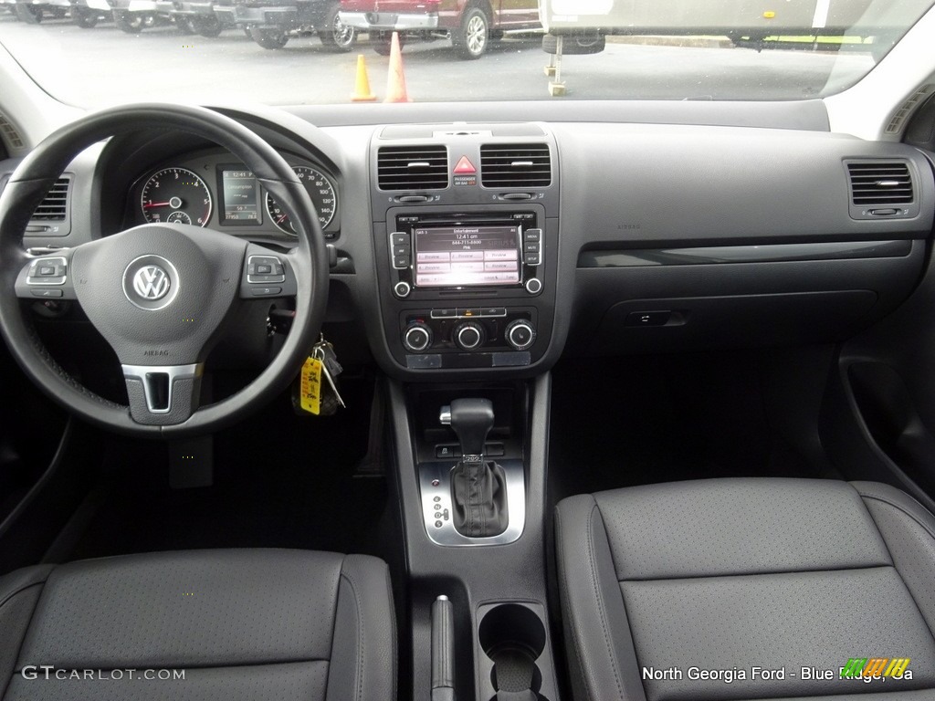 2010 Jetta TDI Sedan - Candy White / Titan Black photo #17