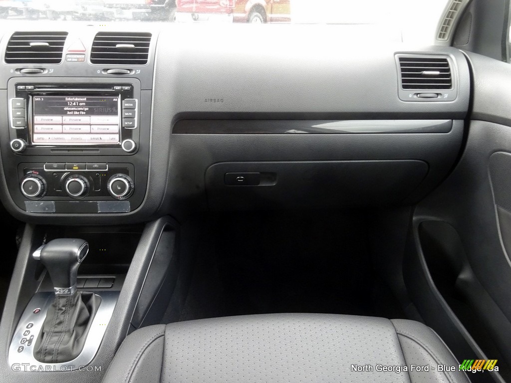2010 Jetta TDI Sedan - Candy White / Titan Black photo #18