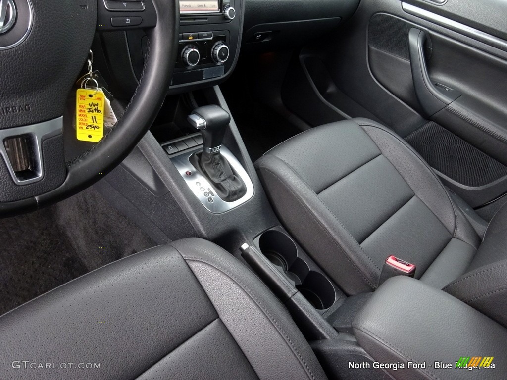 2010 Jetta TDI Sedan - Candy White / Titan Black photo #24