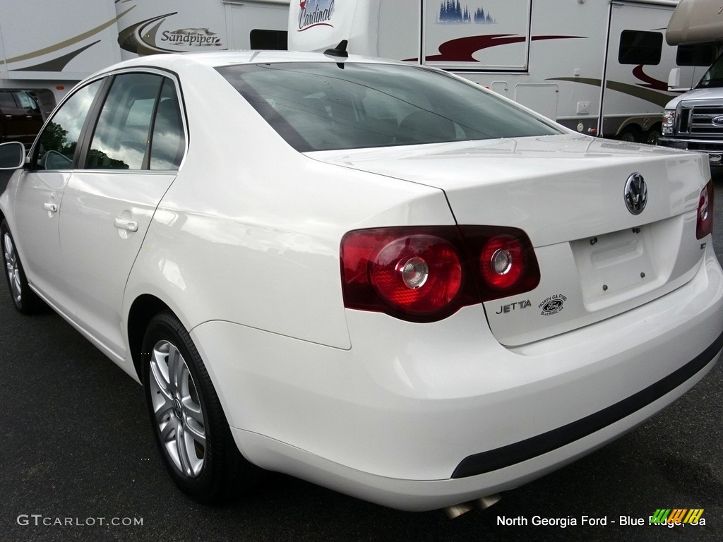2010 Jetta TDI Sedan - Candy White / Titan Black photo #34