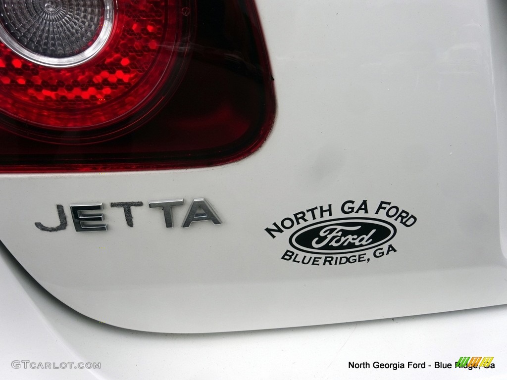 2010 Jetta TDI Sedan - Candy White / Titan Black photo #35