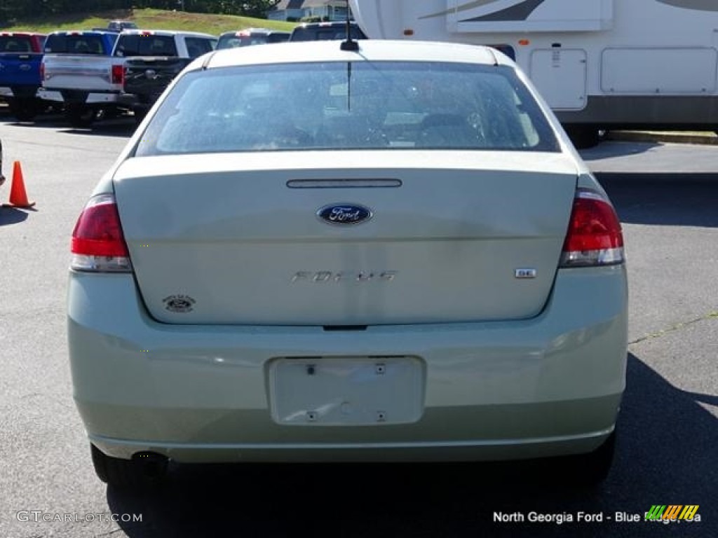 2011 Focus SE Sedan - Natural Neutral Metallic / Medium Stone photo #4
