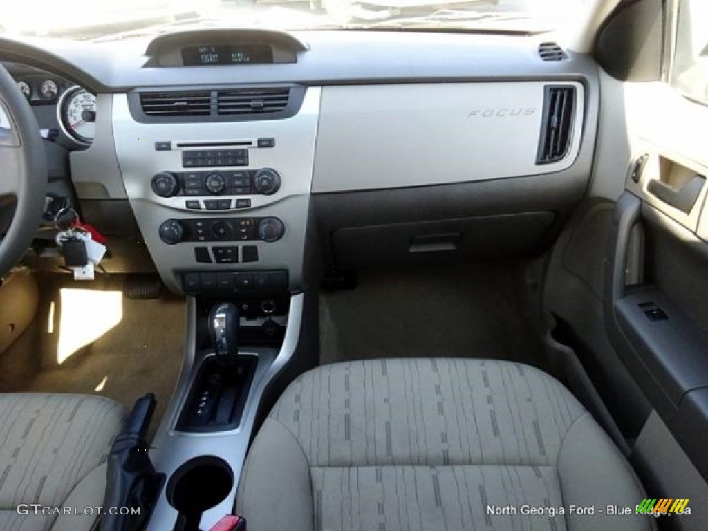 2011 Focus SE Sedan - Natural Neutral Metallic / Medium Stone photo #22