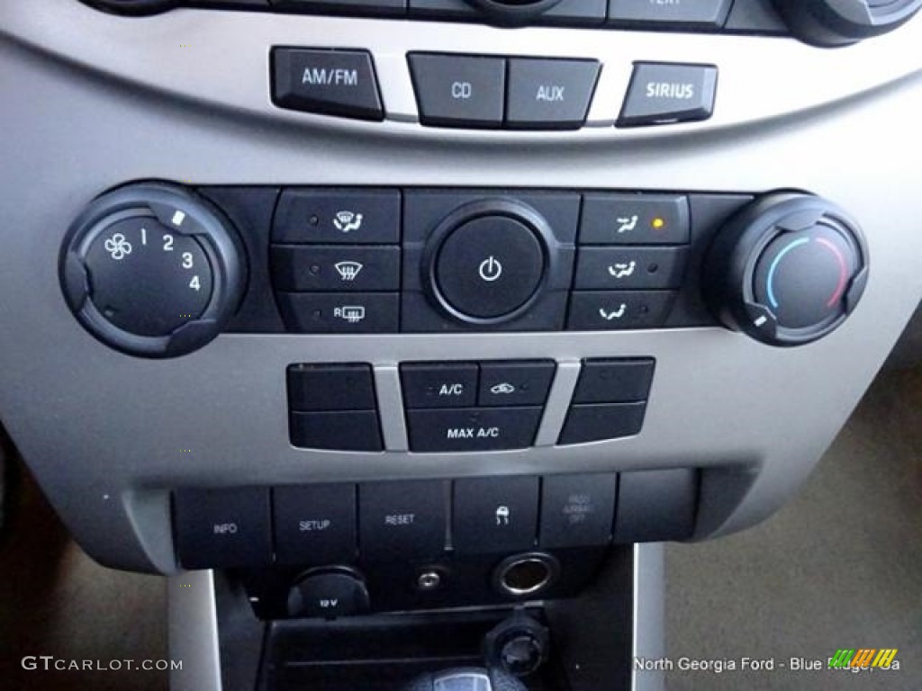 2011 Focus SE Sedan - Natural Neutral Metallic / Medium Stone photo #26
