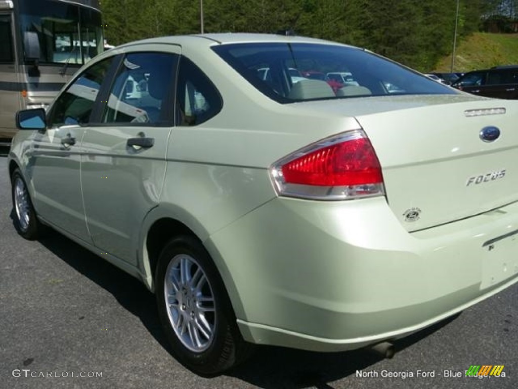 2011 Focus SE Sedan - Natural Neutral Metallic / Medium Stone photo #32