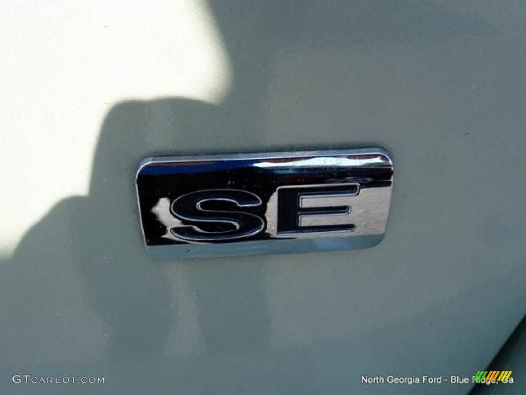 2011 Focus SE Sedan - Natural Neutral Metallic / Medium Stone photo #33