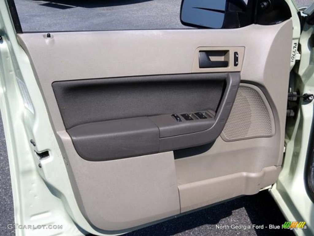 2011 Focus SE Sedan - Natural Neutral Metallic / Medium Stone photo #11