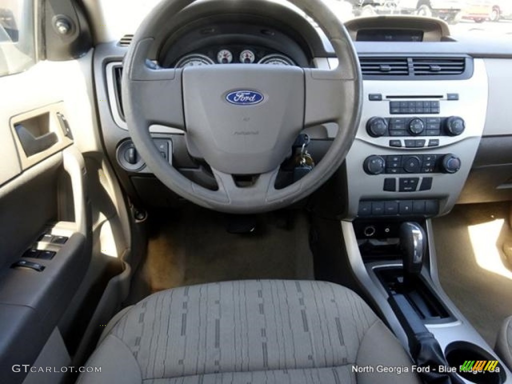 2011 Focus SE Sedan - Natural Neutral Metallic / Medium Stone photo #21