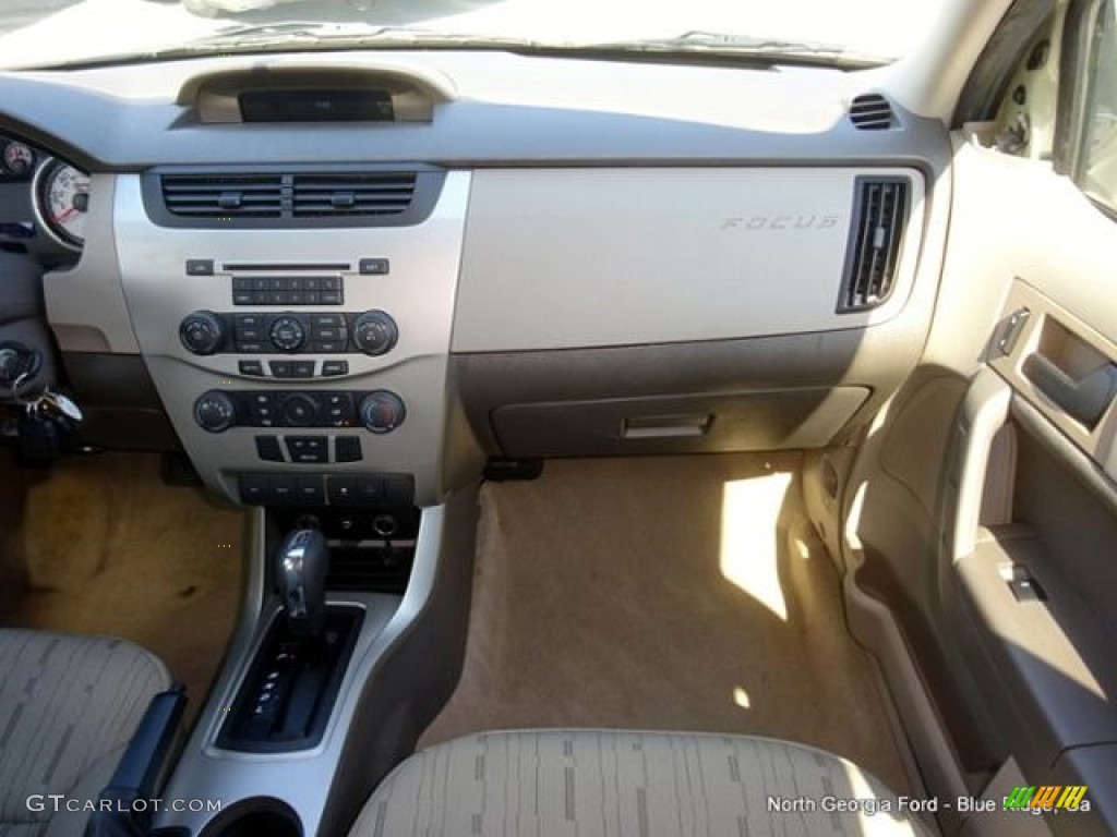 2011 Focus SE Sedan - Natural Neutral Metallic / Medium Stone photo #23