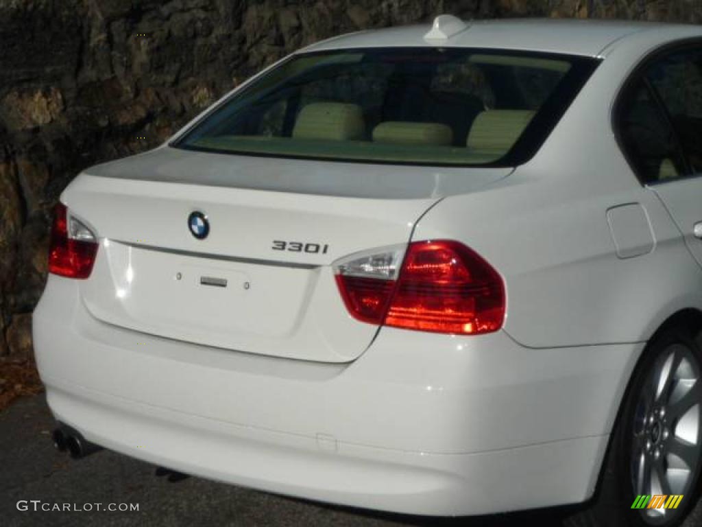2006 3 Series 330i Sedan - Alpine White / Beige photo #13