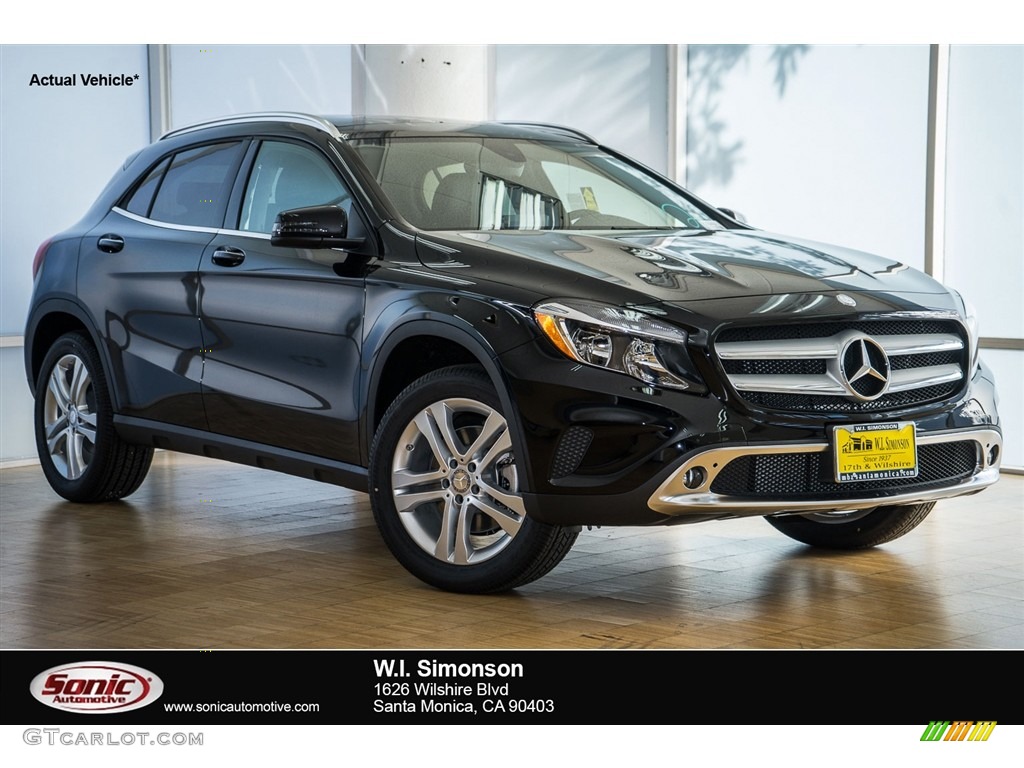 2016 GLA 250 - Night Black / Black photo #1