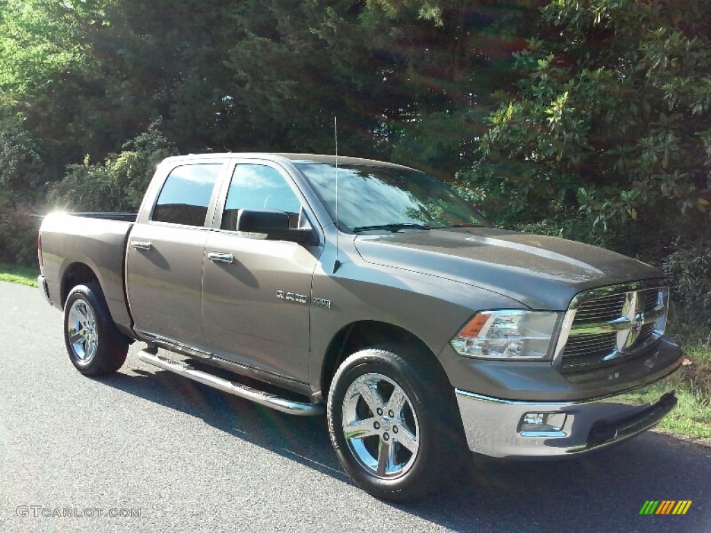 2009 Ram 1500 SLT Crew Cab 4x4 - Austin Tan Pearl / Light Pebble Beige/Bark Brown photo #6