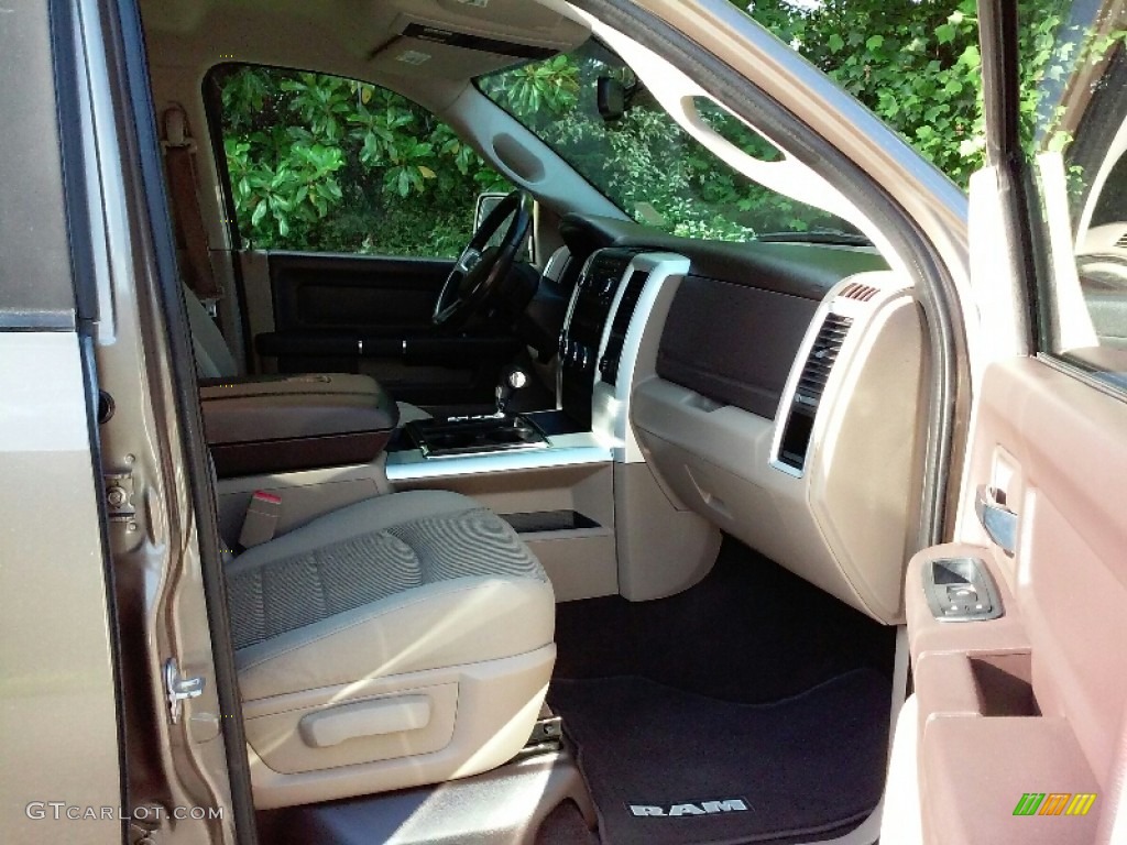 2009 Ram 1500 SLT Crew Cab 4x4 - Austin Tan Pearl / Light Pebble Beige/Bark Brown photo #13