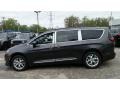 2017 Granite Crystal Metallic Chrysler Pacifica Touring L  photo #3