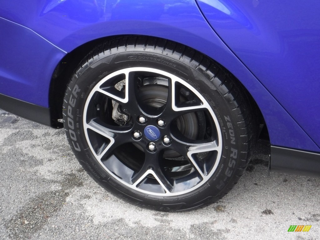 2014 Focus SE Sedan - Performance Blue / Charcoal Black photo #3