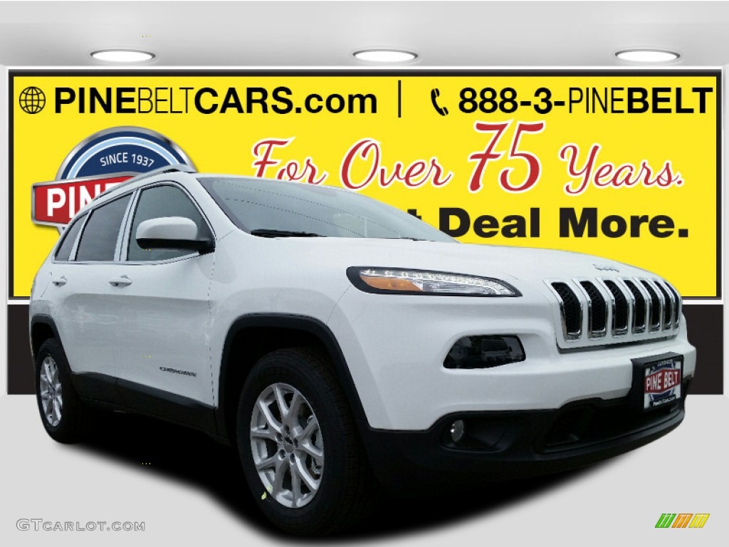 2016 Cherokee Latitude 4x4 - Bright White / Black photo #1