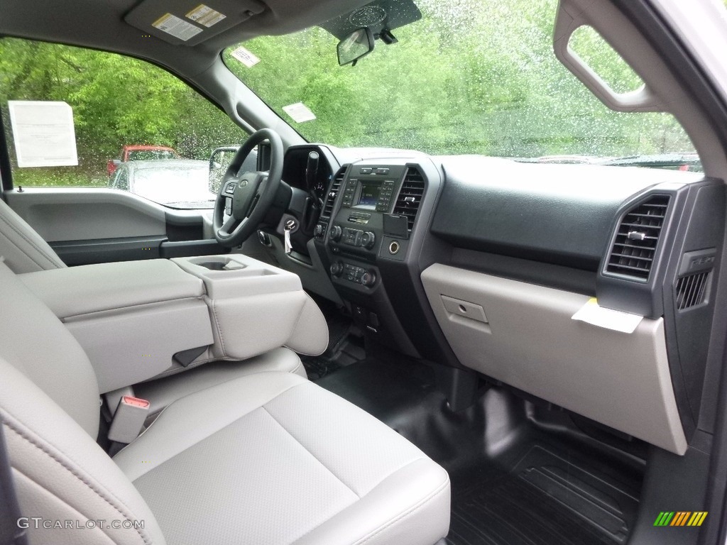 2016 F150 XL Regular Cab 4x4 - Oxford White / Medium Earth Gray photo #2