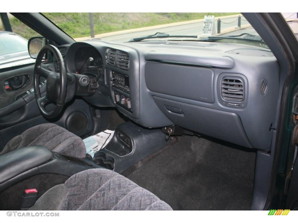 2002 S10 LS Crew Cab 4x4 - Forest Green Metallic / Graphite photo #19