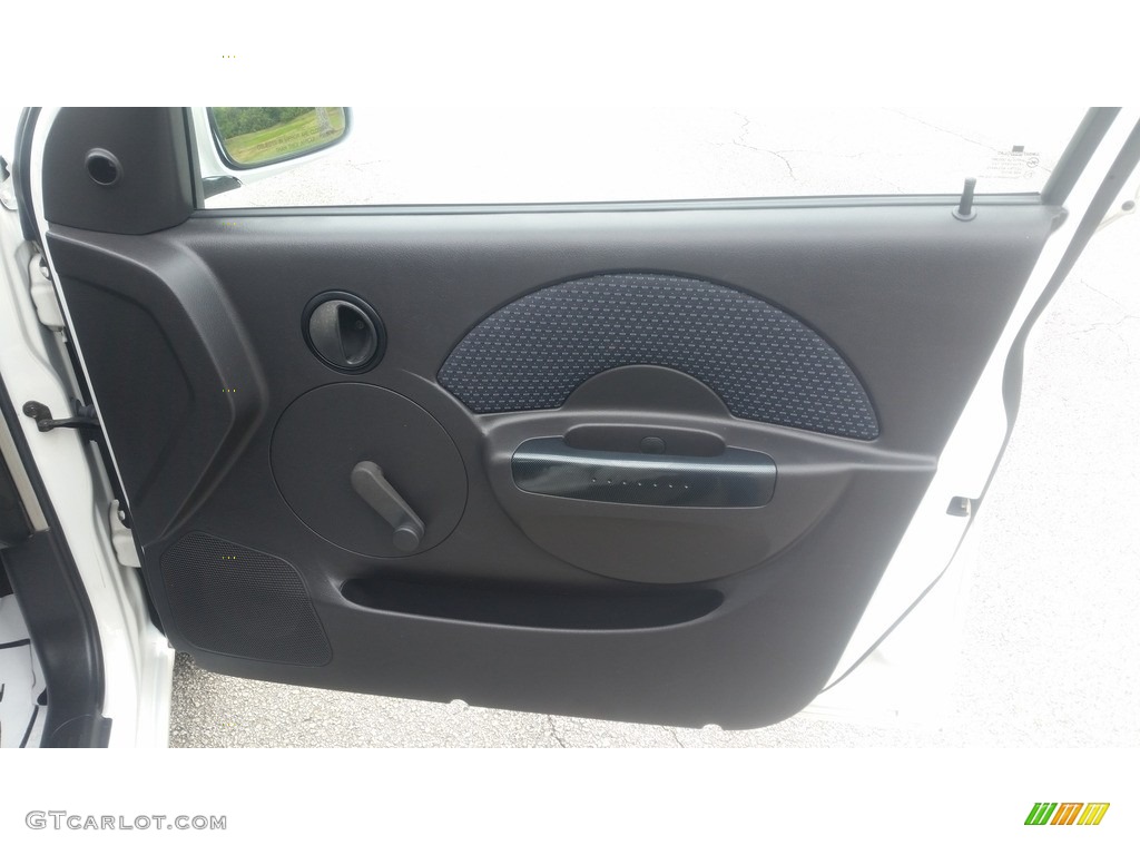 2006 Aveo LS Hatchback - Summit White / Charcoal photo #18