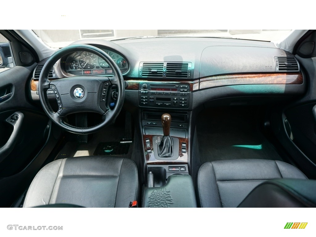 2005 3 Series 325i Sedan - Jet Black / Black photo #13