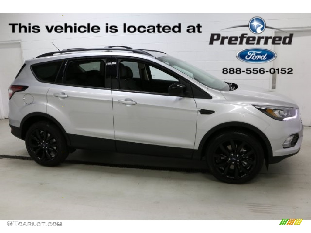 2017 Escape SE 4WD - Ingot Silver / Charcoal Black photo #1