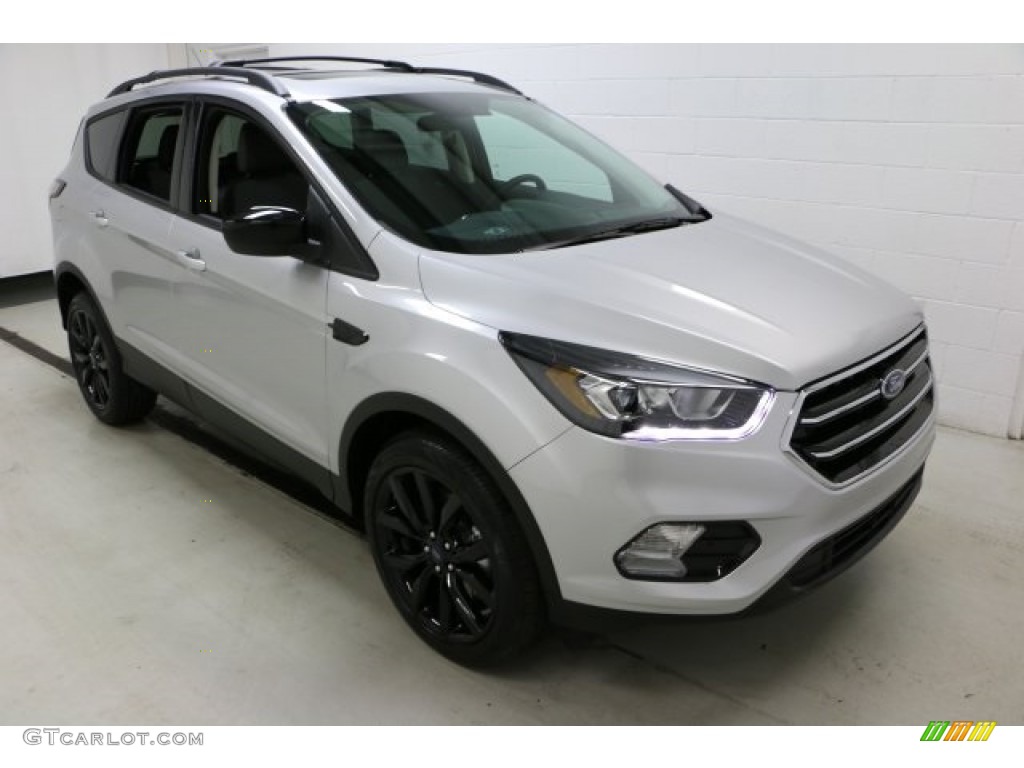 2017 Escape SE 4WD - Ingot Silver / Charcoal Black photo #3