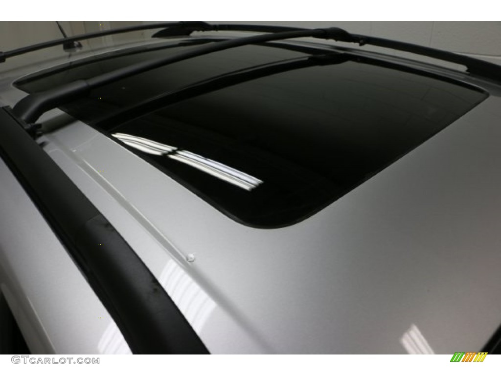 2017 Escape SE 4WD - Ingot Silver / Charcoal Black photo #7