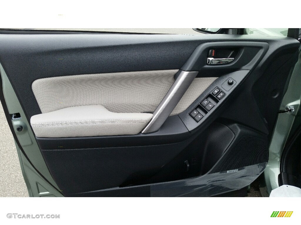 2016 Subaru Forester 2.5i Limited Gray Door Panel Photo #112916833