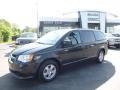 Brilliant Black Crystal Pearl 2012 Dodge Grand Caravan SXT
