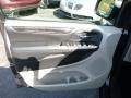 Brilliant Black Crystal Pearl - Grand Caravan SXT Photo No. 17