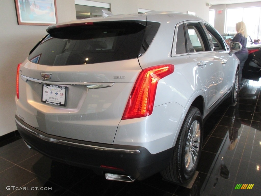 2017 Radiant Silver Metallic Cadillac Xt5 Luxury
