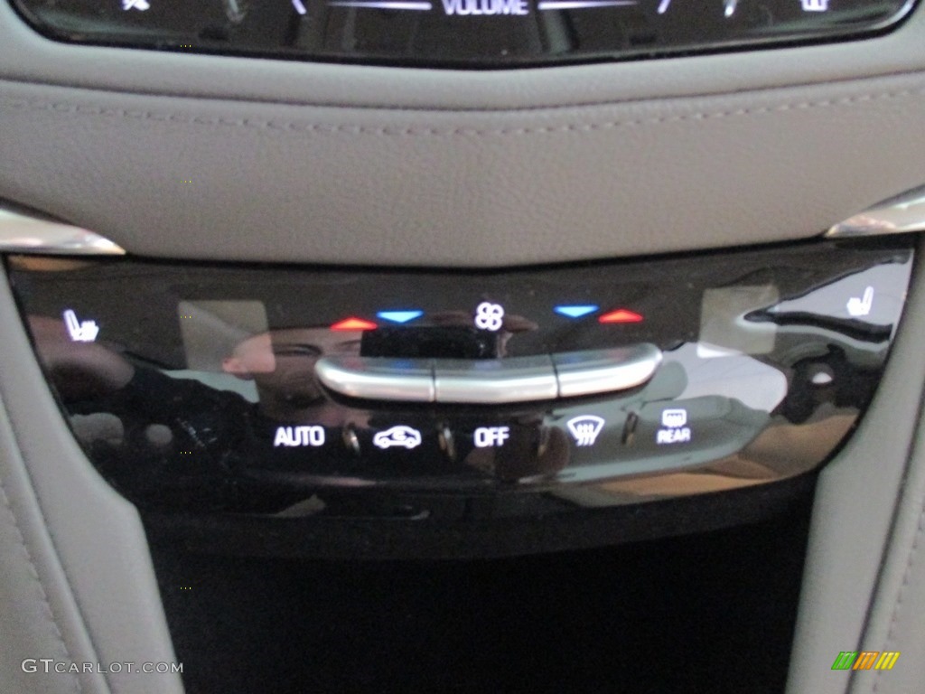 2017 Cadillac XT5 Luxury Controls Photo #112934949
