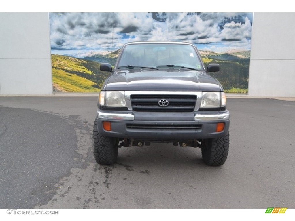 1999 Tacoma V6 Extended Cab 4x4 - Black Metallic / Gray photo #6