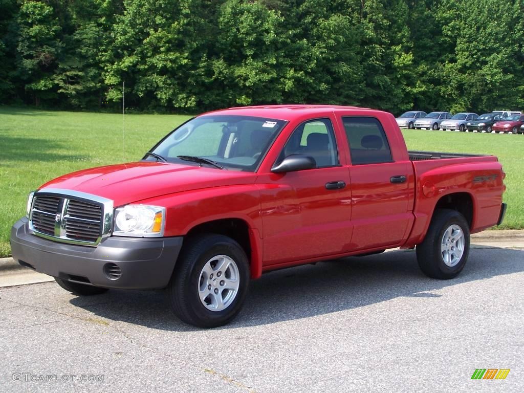 2007 Dakota SXT Quad Cab - Flame Red / Medium Slate Gray photo #1