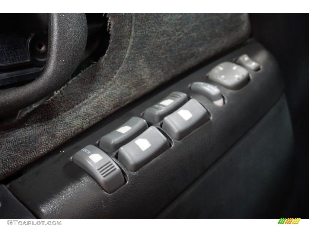 2002 S10 LS Crew Cab 4x4 - Forest Green Metallic / Graphite photo #14