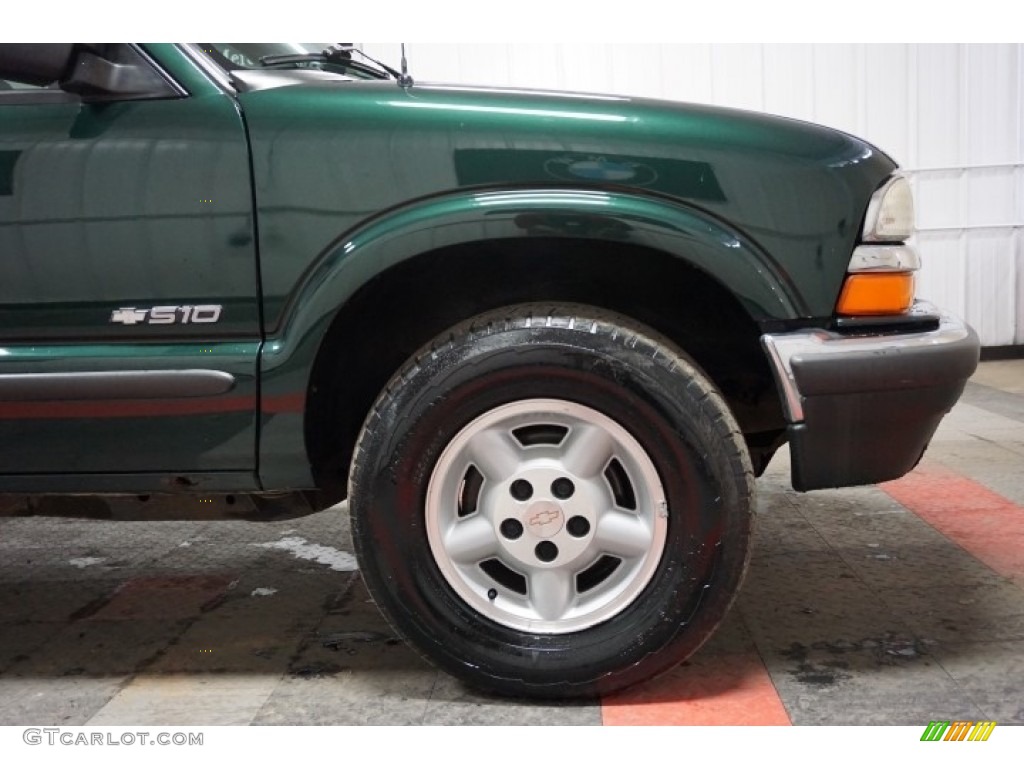 2002 S10 LS Crew Cab 4x4 - Forest Green Metallic / Graphite photo #55