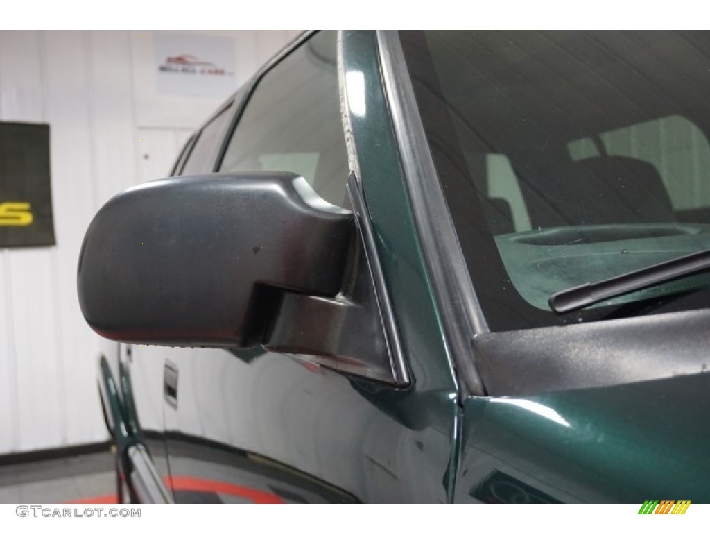 2002 S10 LS Crew Cab 4x4 - Forest Green Metallic / Graphite photo #58