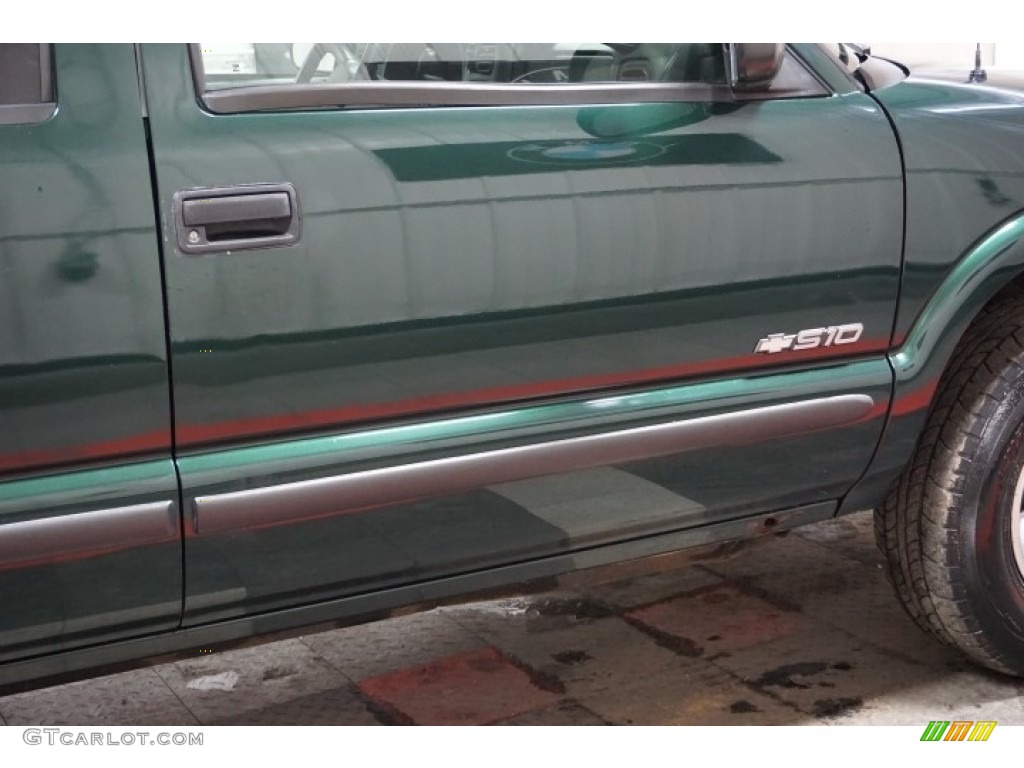2002 S10 LS Crew Cab 4x4 - Forest Green Metallic / Graphite photo #60