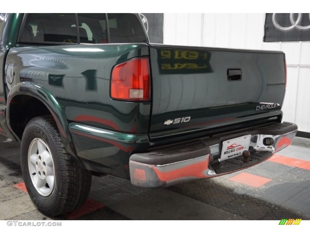 2002 S10 LS Crew Cab 4x4 - Forest Green Metallic / Graphite photo #72