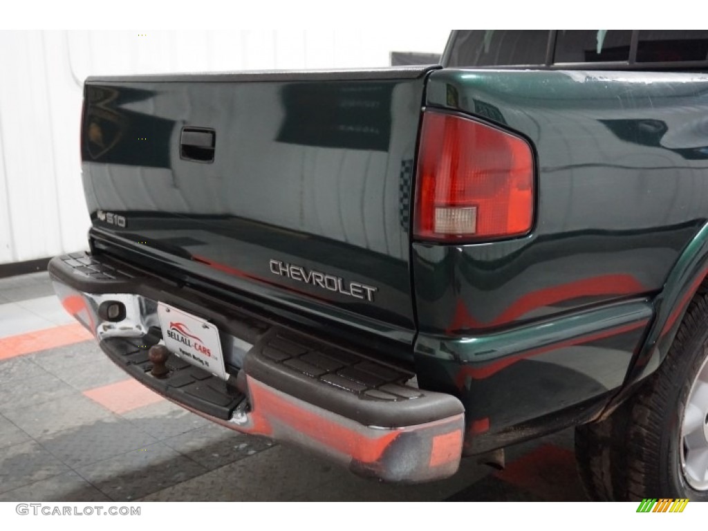 2002 S10 LS Crew Cab 4x4 - Forest Green Metallic / Graphite photo #73