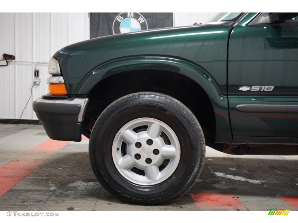 2002 S10 LS Crew Cab 4x4 - Forest Green Metallic / Graphite photo #82