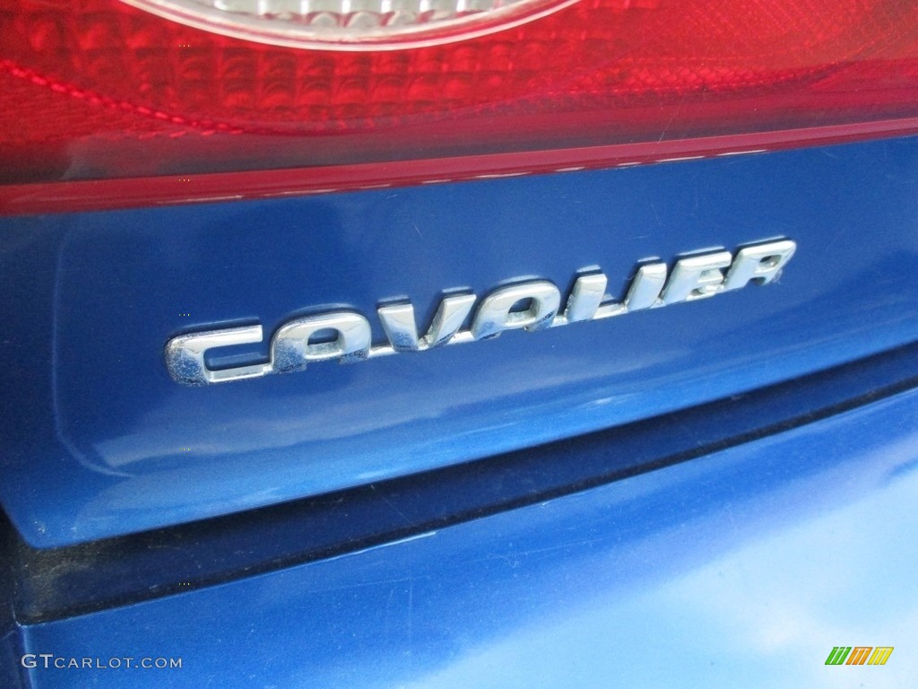 2004 Cavalier Sedan - Arrival Blue Metallic / Graphite photo #5