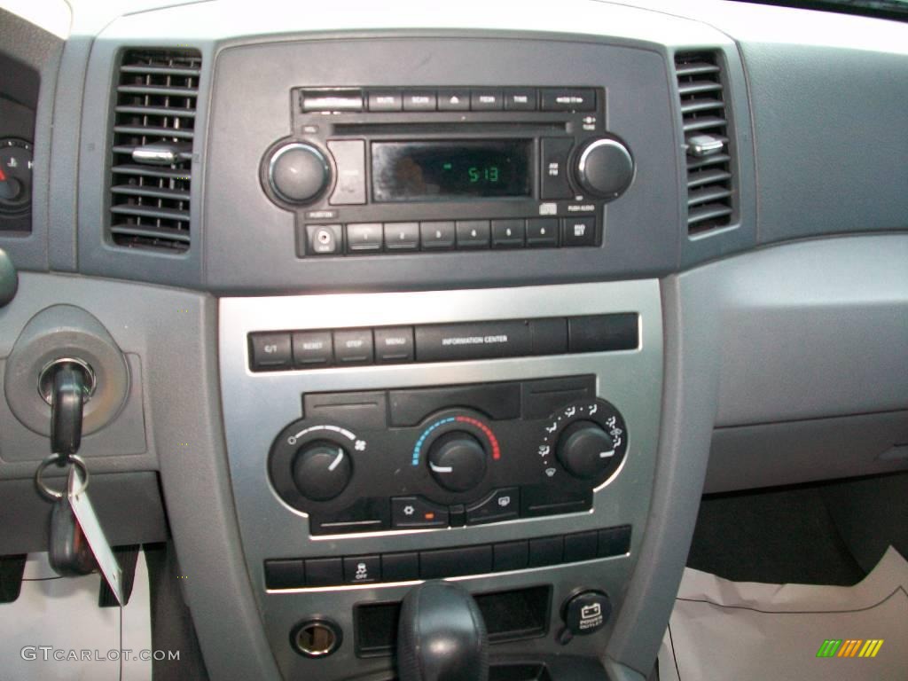 2006 Grand Cherokee Laredo - Inferno Red Crystal Pearl / Medium Slate Gray photo #16