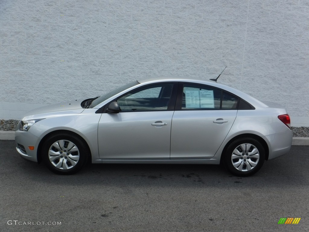 2014 Cruze LS - Silver Ice Metallic / Jet Black/Medium Titanium photo #3