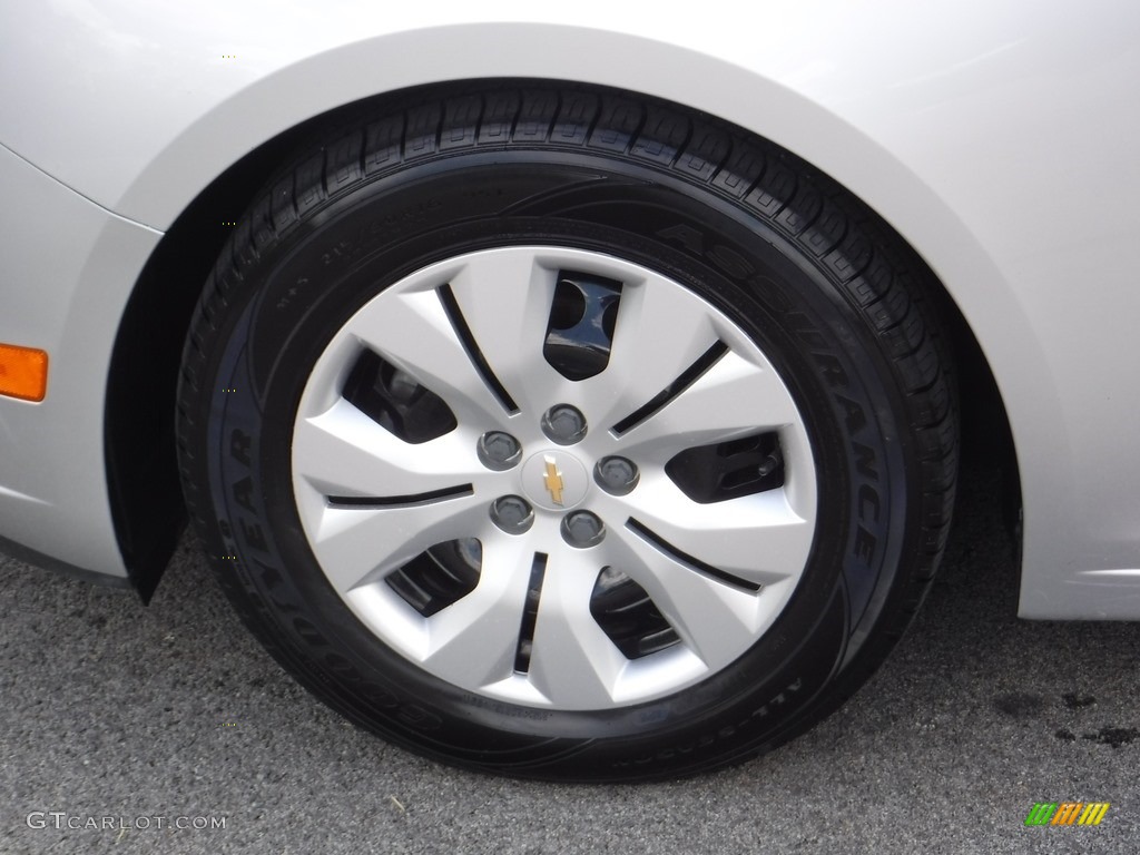 2014 Cruze LS - Silver Ice Metallic / Jet Black/Medium Titanium photo #4